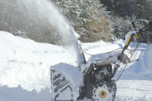 Sniega tīrīšana pastiprinātā režīmā